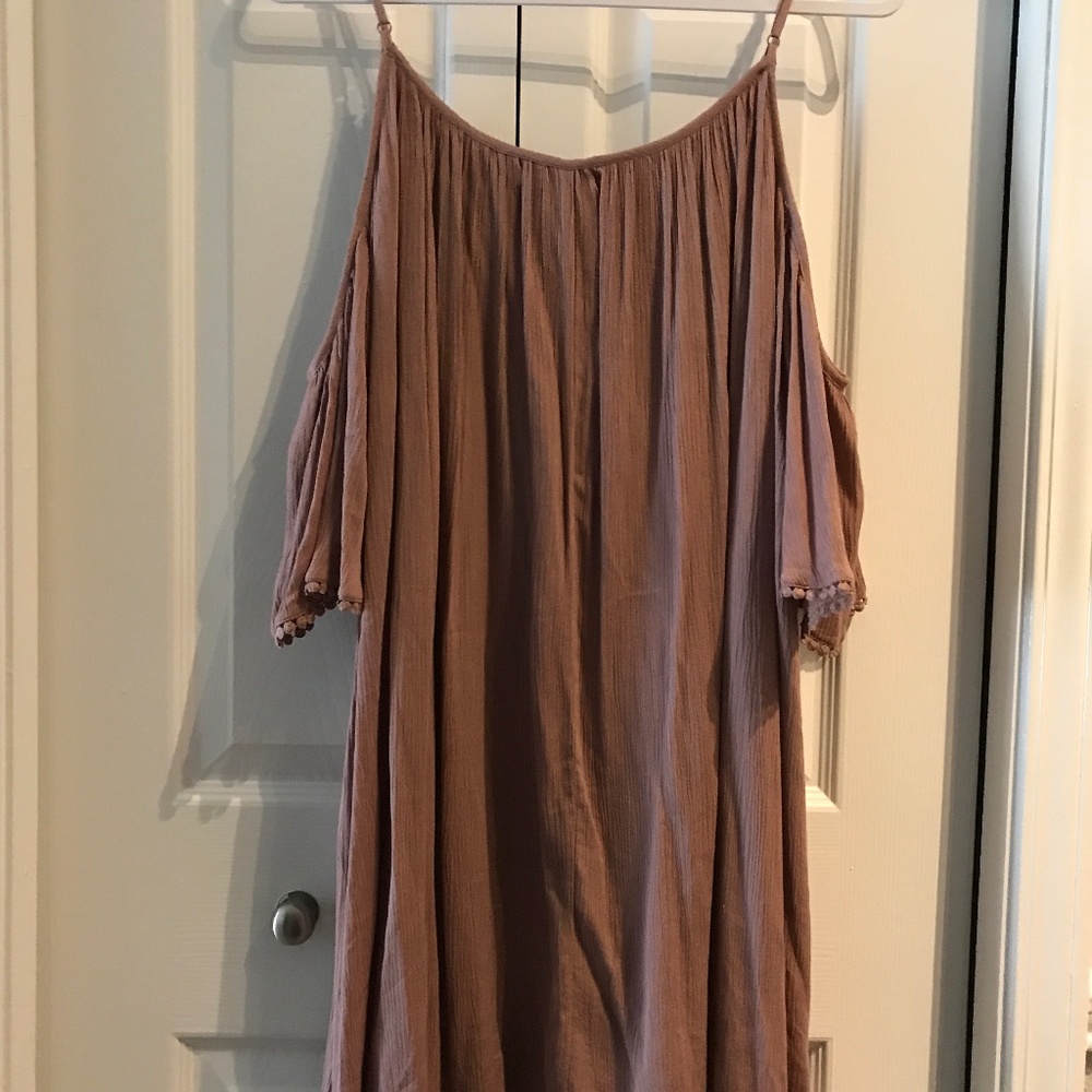 Beautiful Detailed Cold Shoulder Top NWOT Final Sale